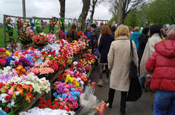 Влада Дніпропетровщини хоче закрити кладовища до кінця карантину