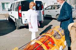 Олександрівська лікарня отримала спеціальну капсулу - портативну ізольовану мобільну палату для хворих на коронавірус