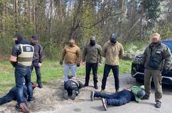 Зловмисника затримали   під час вивезення з Києва чотирьох громадян Східної та Західної Азії  