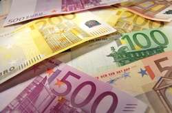 Заробітчани у 2019 році переказали в Україну «рекордні $16 млрд за рік»