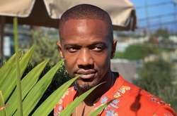  Актер студии Marvel Джейме Аугуст Ричардс совершил каминг-аут 
  