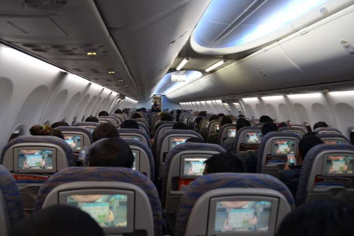 Ryanair погрожує не відновлювати польоти через вимогу залишати у літаку середні крісла порожніми