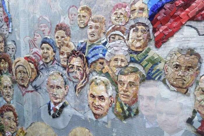 Стены главного храма российской армии украсили мозаикой с изображениями Путина и Сталина