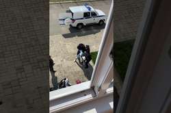 П'яна росіянка, яка хотіла втекти з місця обсервації, влаштувала сутичку з поліцією