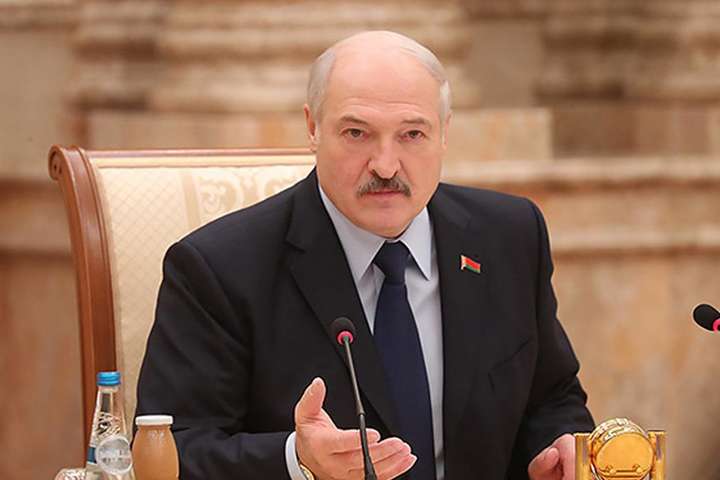 Лукашенко вважає, що коронавірус – боже покаранням білорусам