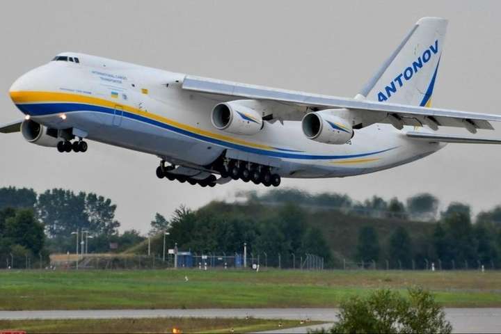 Український літак Ан-124 «Руслан» доставив у США гуманітарний вантаж