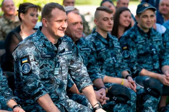 Звільнені з російського полону моряки отримали статус учасника бойових дій