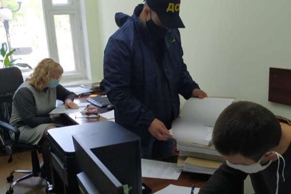 Правоохоронці підозрюють мера міста на Дніпропетровщині у розкраданні бюджетних коштів