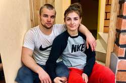 Кохання в ізоляції по-борцівськи: обдарована українська спортивна пара показала, як спарингує на карантині
