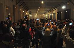 Зал творческого пространства «Изоляция» в Донецке до начала конфликта. Теперь здесь камеры для политзаключенных, «Изоляция» превращена в подобие концлагеря.