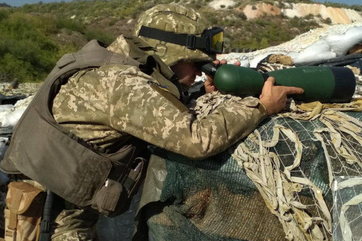 Російські окупанти на Донбасі 11 разів обстріляли українські позиції