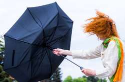  Вітер в Україні буде поривчастим, а на сході - сильним 