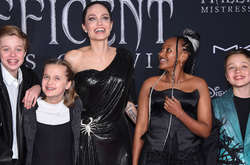 Голливудская актриса Анджелина Джоли с детьми