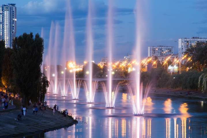 Початок роботи фонтанів у Києві перенесено