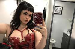 Актриса Барби Феррейра приняла участие в пикантной фотосессии