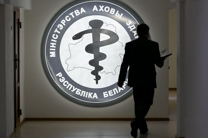Епідемія у Білорусі. Попередження ВООЗ збуваються: майже тисячу нових хворих за добу