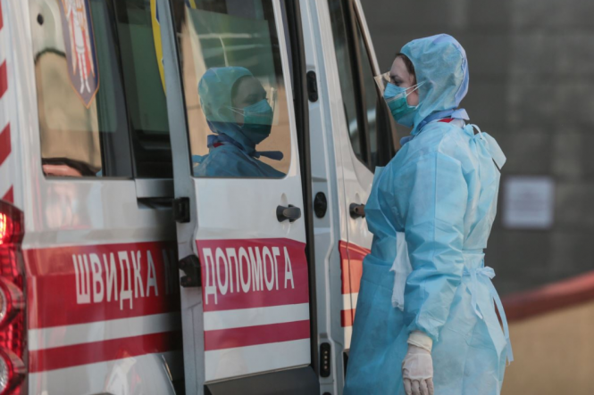 В Україні коронавірусом захворіли близько двох тисяч медиків і понад 600 дітей
