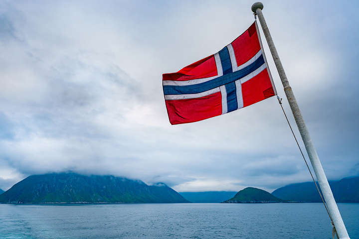 Норвегія вирішила скоротити видобуток нафти