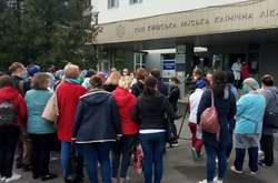 Медперсонал лікарні №8 протестує проти низьких зарплат в умовах роботи з хворими на коронавірус