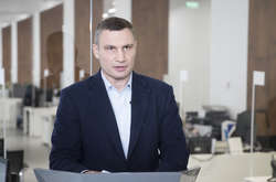 Кличко шокований: на Хрещатик вивалило багато людей без масок 