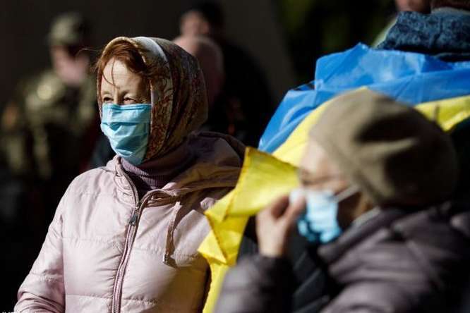 Индексация пенсий, цена на газ и ослабление карантина: что ждет украинцев в мае