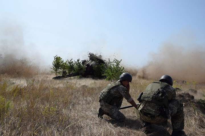 Окупанти на Донбасі 13 разів порушували режим тиші, поранені двоє бійців