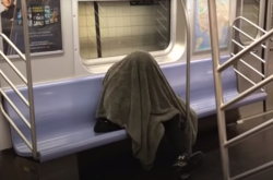 Коронавирус в США: нью-йоркская подземка напоминают фильм-катастрофу 