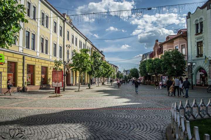 У Мукачеві з понеділка вирішили відкрити торгові центри та парки 