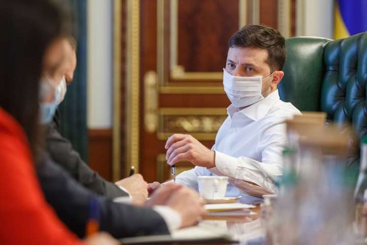 Зеленський назвав травневі свята в Україні «вирішальним штормом» під час пандемії 