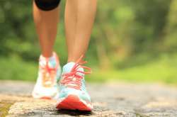 Прогулки и занятия спортом: в Испании людей выпускают на улицы