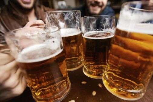 Чеського пива цього року може не бути. Хміль не посадять без українців