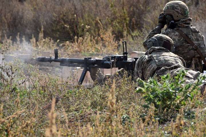 Сьогодні окупанти вже 13 разів вели прицільні обстріли позицій підрозділів Об’єднаних сил - Російські окупанти прицільно обстріляли позиції ООС, один військовий поранений
