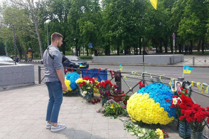 У центрі Одеси вшанували пам’ять патріотів України, які загинули 2 травня (фото)