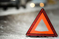 У Києві зіштовхнулися два авто - одну з машин винесло на тротуар (фото)