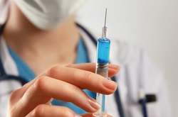 Звичайного графіку дитячих щеплень ніхто не скасовував. Від коронавірусу не захистять, але від багатьох інших недуг вбережуть