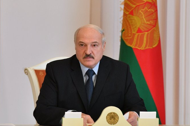 Лукашенко заявив про неможливість скасування параду Перемоги