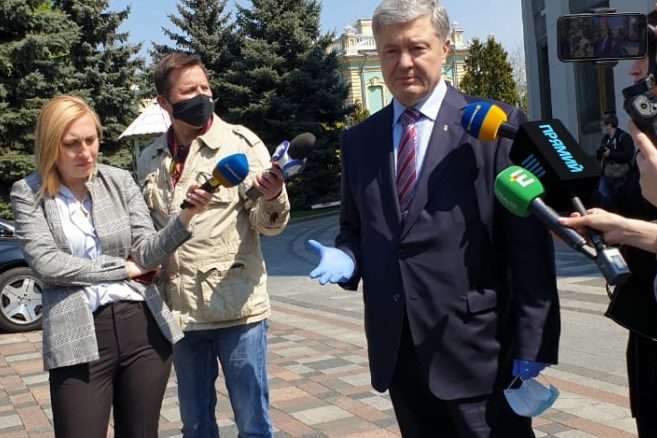 «Карантин без масового тестування неефективний, і про це свідчить досвід інших країн світу» - Прошенко - Тільки фракція Зеленського не дає підписів для ухвалення законів про страхування лікарів та тестування, – Порошенко