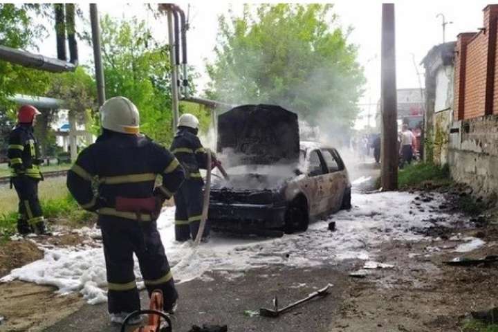 У Миколаєві вибухнув автомобіль (фото, відео)