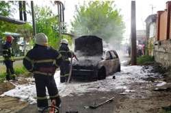  Автомобіль встиг вигоріти практично вщент 