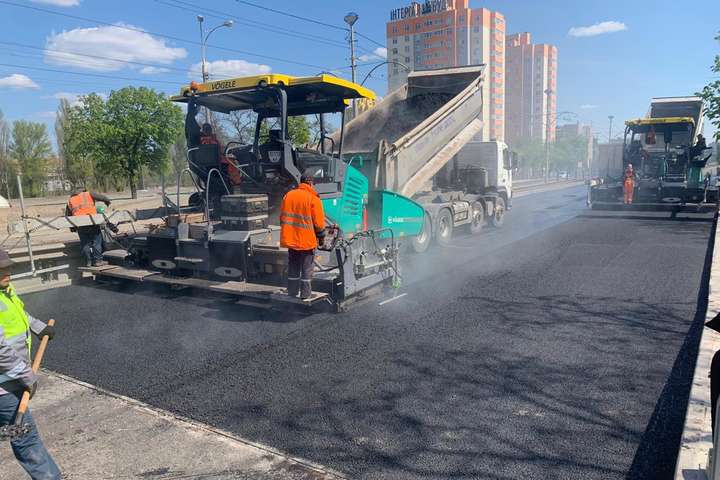 У Києві ремонтують великі магістралі: як об’їхати закриті ділянки (схеми)