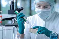 В США вперше ввели експериментальну вакцину від коронавірусу здоровій людині