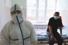 Журналісти з середини показали лікарню, де у Вінниці рятують від коронавірусу