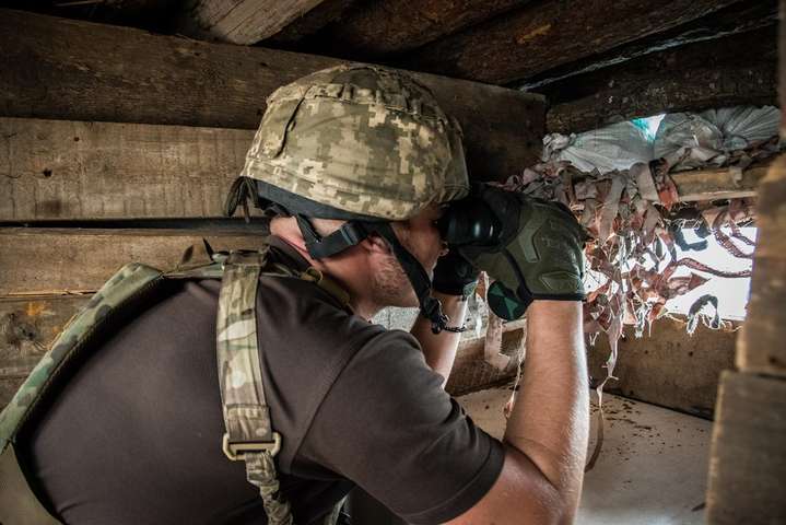 Війна на Донбасі: окупанти чотири рази порушували «тишу» із забороненої зброї 