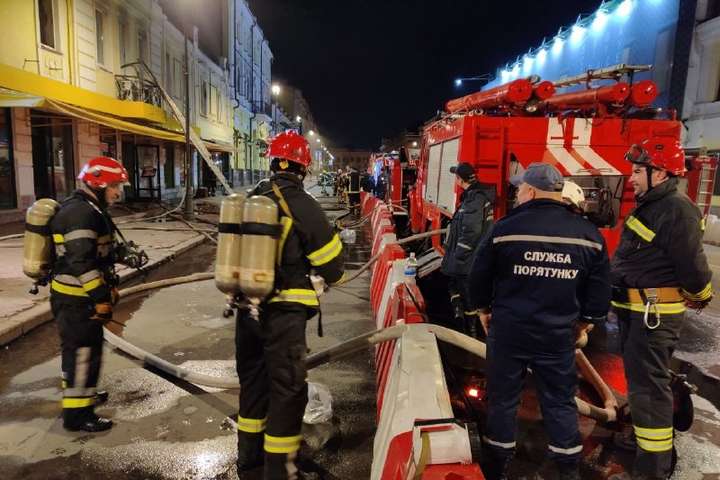 За тиждень вогнеборці ліквідували у Києві понад сотню пожеж