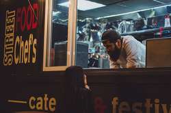 У Києві дозволили продавати каву і фастфуд