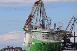 Випробовування гігантського крану завершилися крахом (відео)