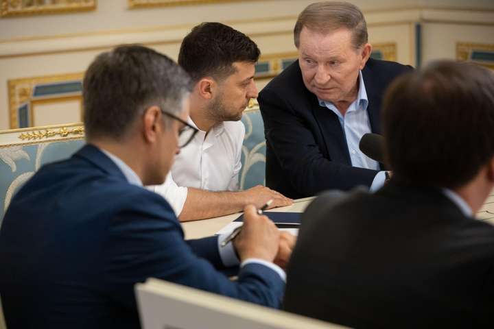 Зеленський повернув Кучму до Контактної групи влітку 2019 року - Зеленський затвердив склад української делегації для переговорів у Мінську