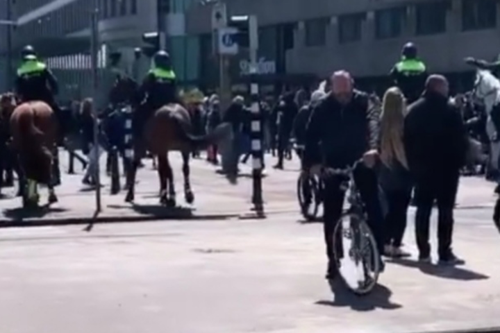 У Нідерландах поліція розігнала мітинг проти карантину