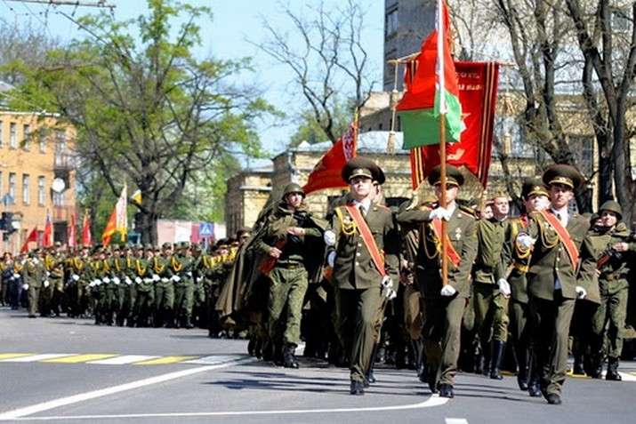 ВООЗ занепокоєна рішенням Білорусі провести військовий парад 9 травня
