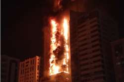 За попередніми даними, пожежа почалася на 10 поверсі, а потім поширилася по всьому хмарочосу